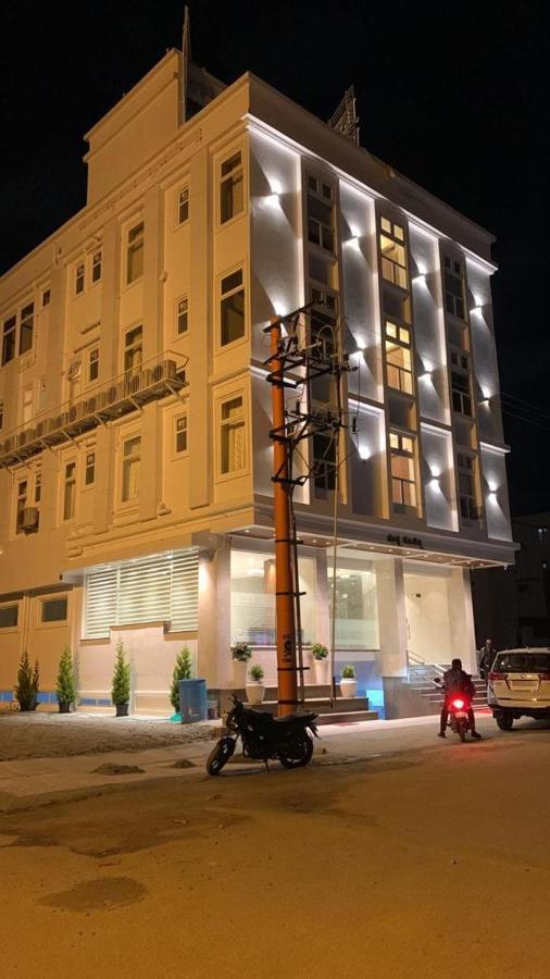 Jesta Residency Hotel Hassan Buitenkant foto