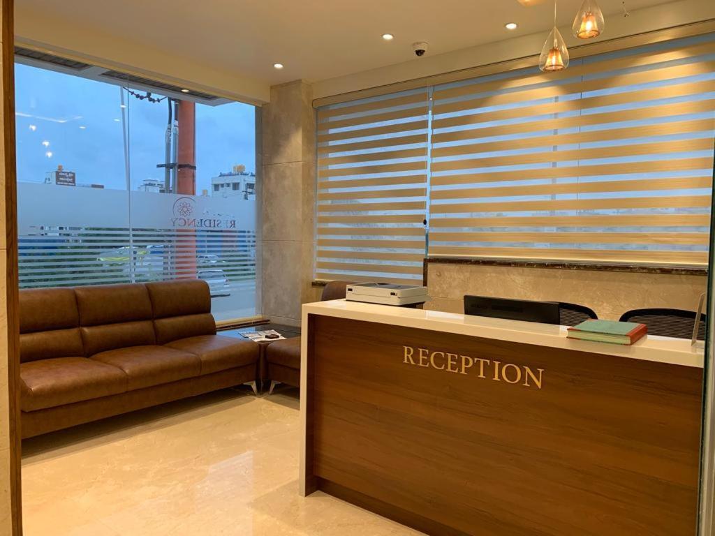 Jesta Residency Hotel Hassan Buitenkant foto