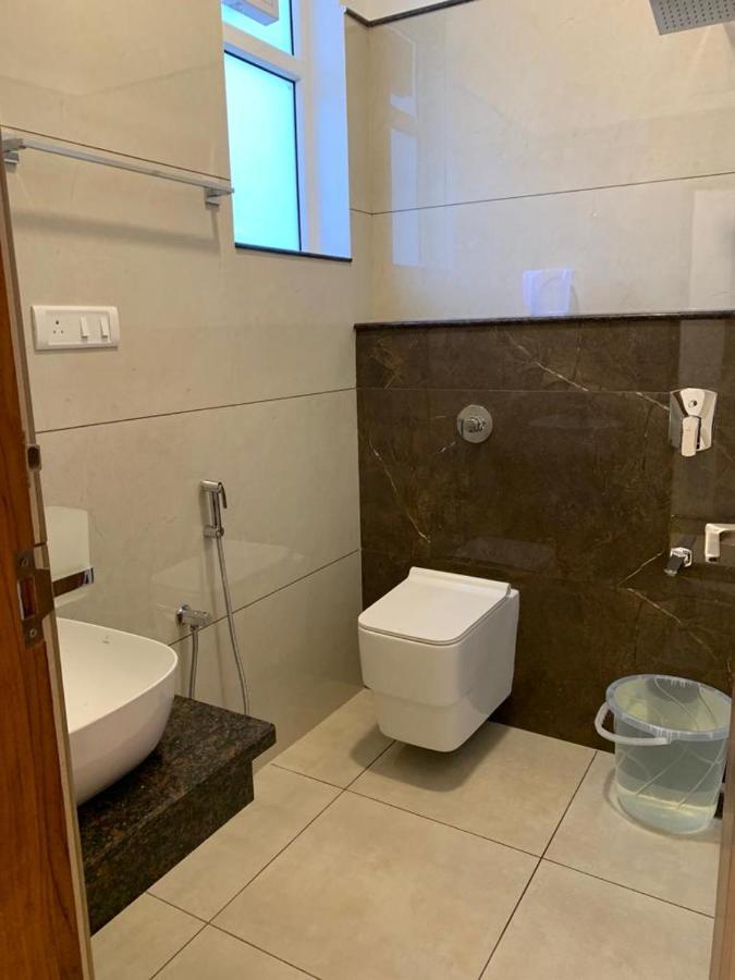 Jesta Residency Hotel Hassan Buitenkant foto