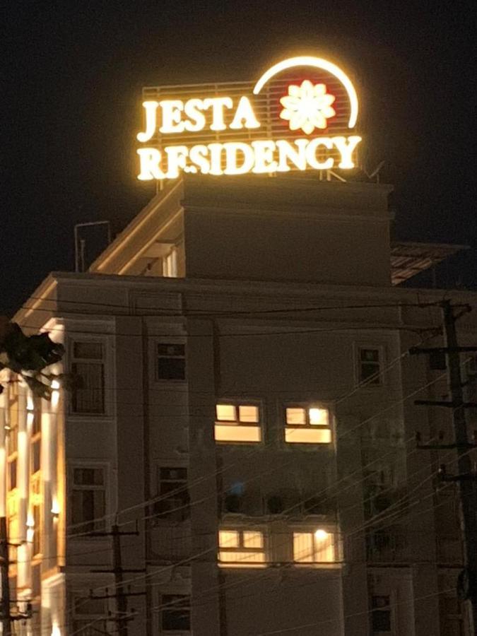 Jesta Residency Hotel Hassan Buitenkant foto