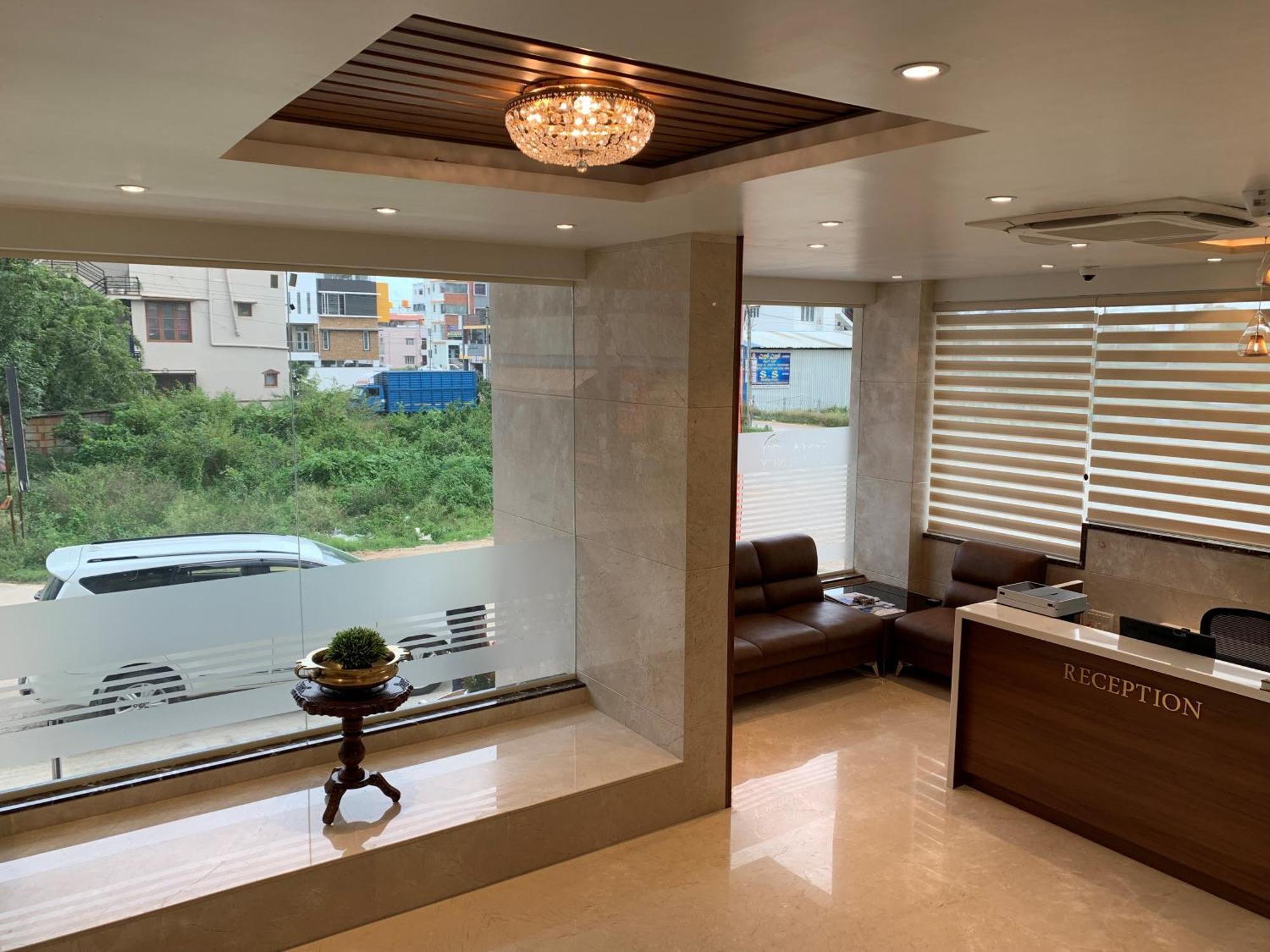 Jesta Residency Hotel Hassan Buitenkant foto